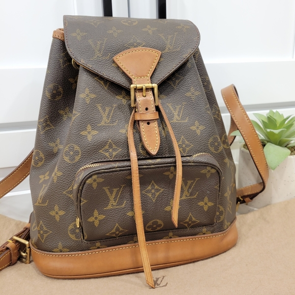 💕DISCONTINUED Very Rare Backpack LOUIS VUITTON Montsouris MM Monogram